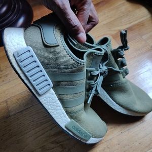 Adidas NMD R1 Olive🔥 MUST GO